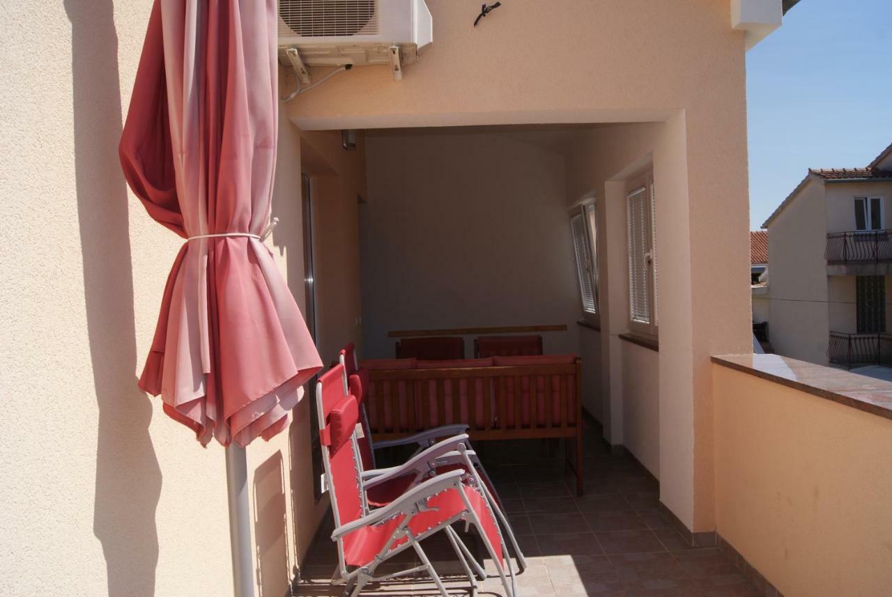 Vitoni Lägenhet Vodice Exteriör bild